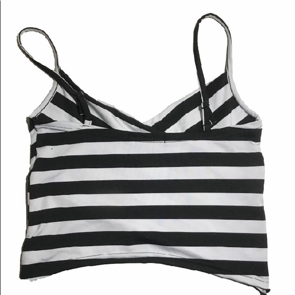 Diagonal Striped Crop Top - Picture 2 of 2